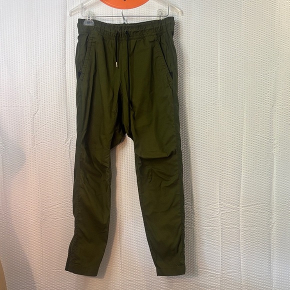 Nike Olive Joggers for Men 0141 - Picture 1 of 7